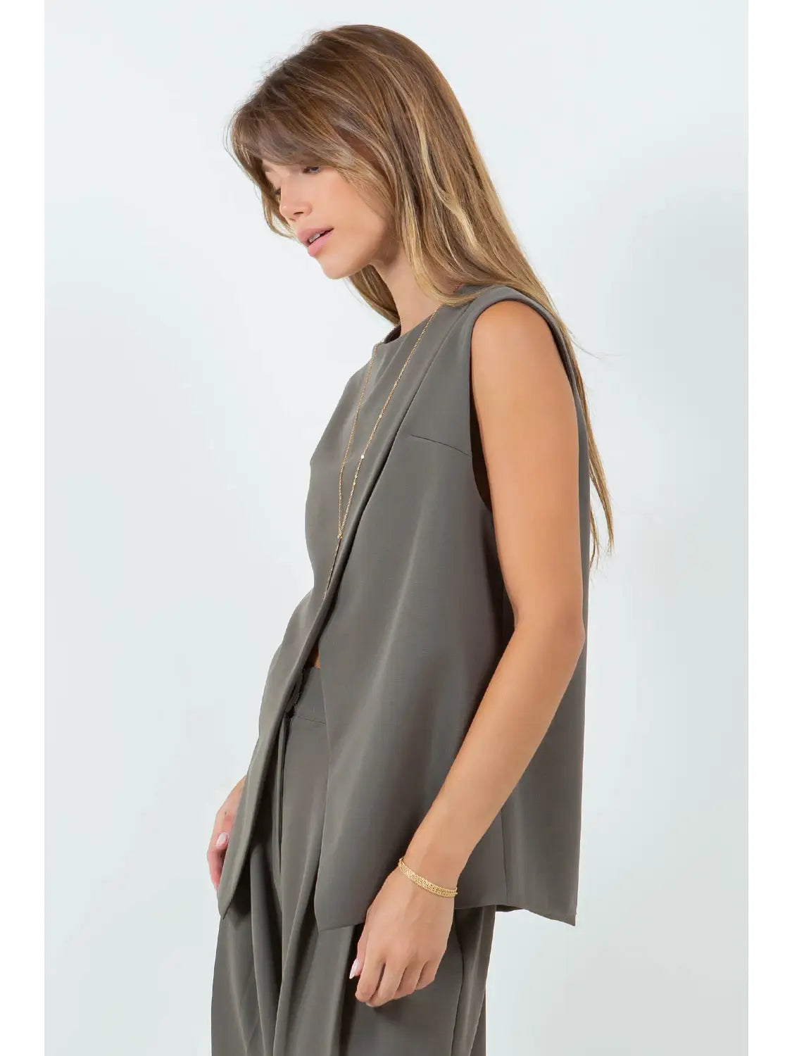 Flint Overlap Detailed Sleeveless Top